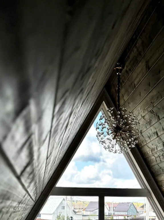 Дом-шалаш A-frame с большим глубоким бассейном и баня на дровах