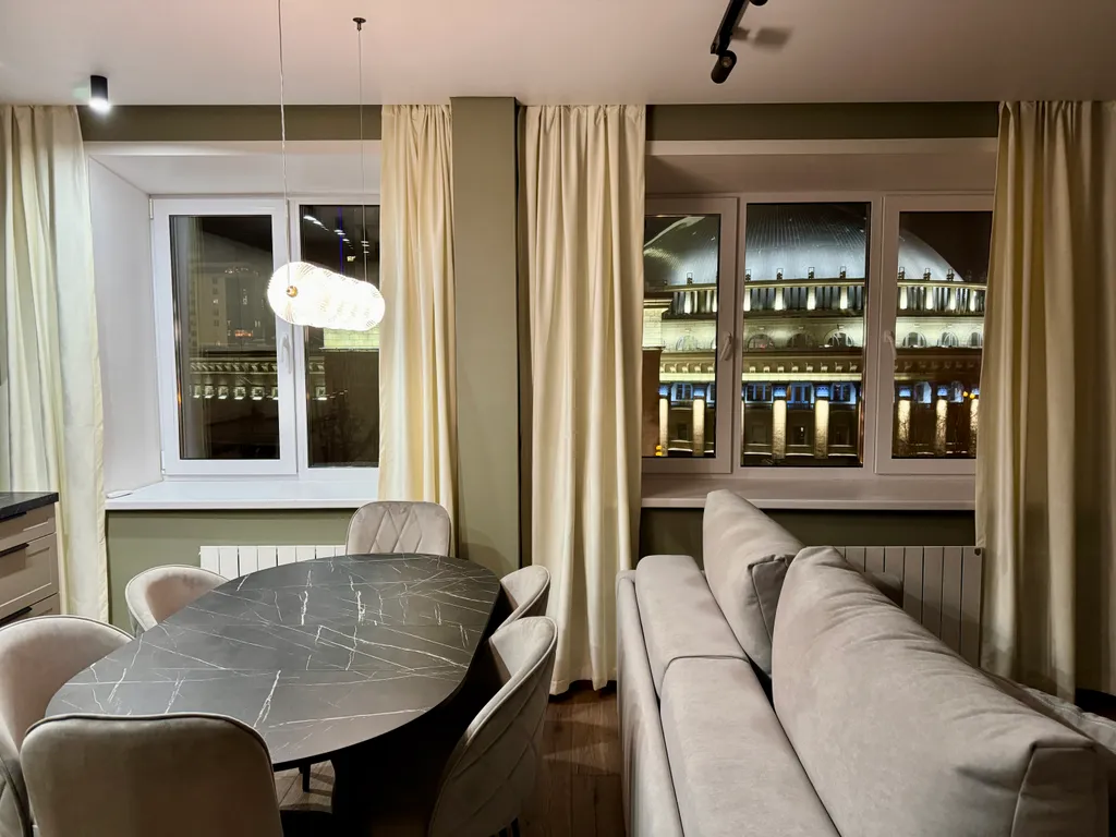 Трёхкомнатные апартаменты с видом на оперный театр