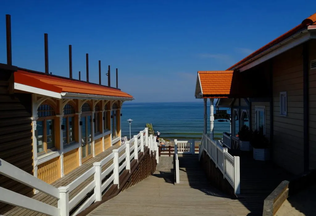 Уютная и светлая квартира в новом доме у моря