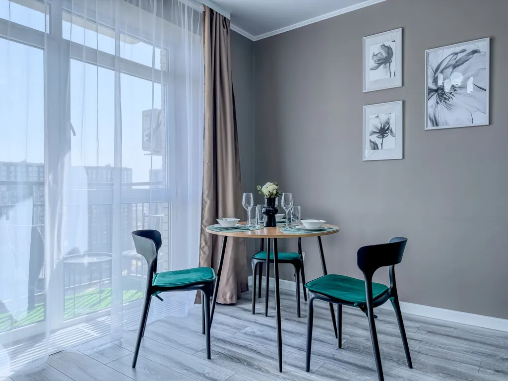 Квартира с евроремонтом, вид на город и реку