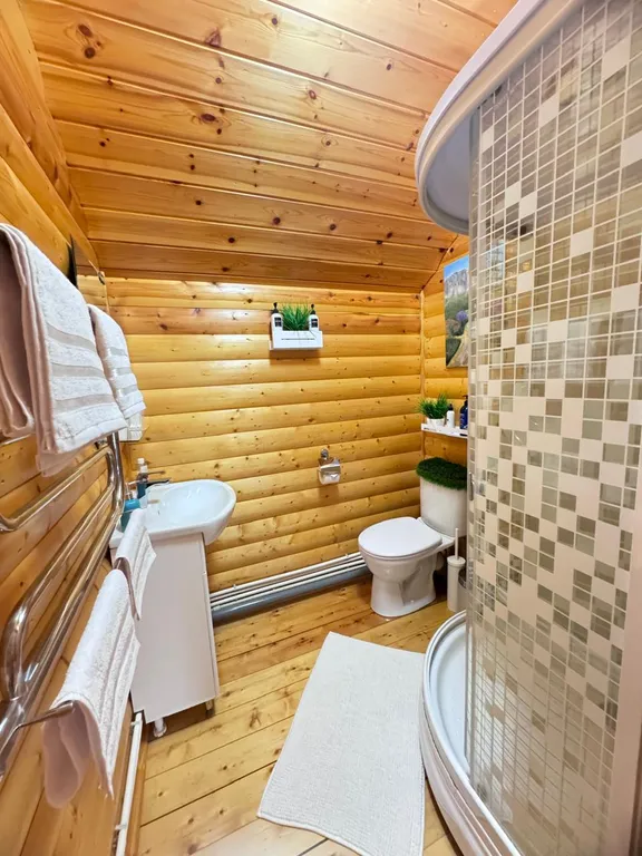 Просторный дом с банькой и видом на храм