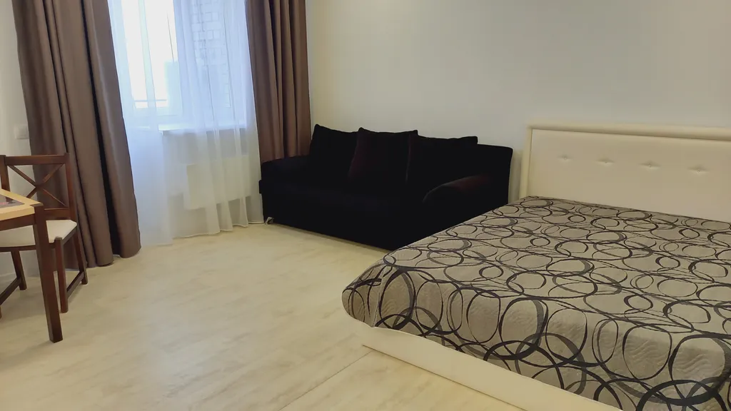 Квартира Просторная студия с видом на город — аренда посуточно в Тюмень