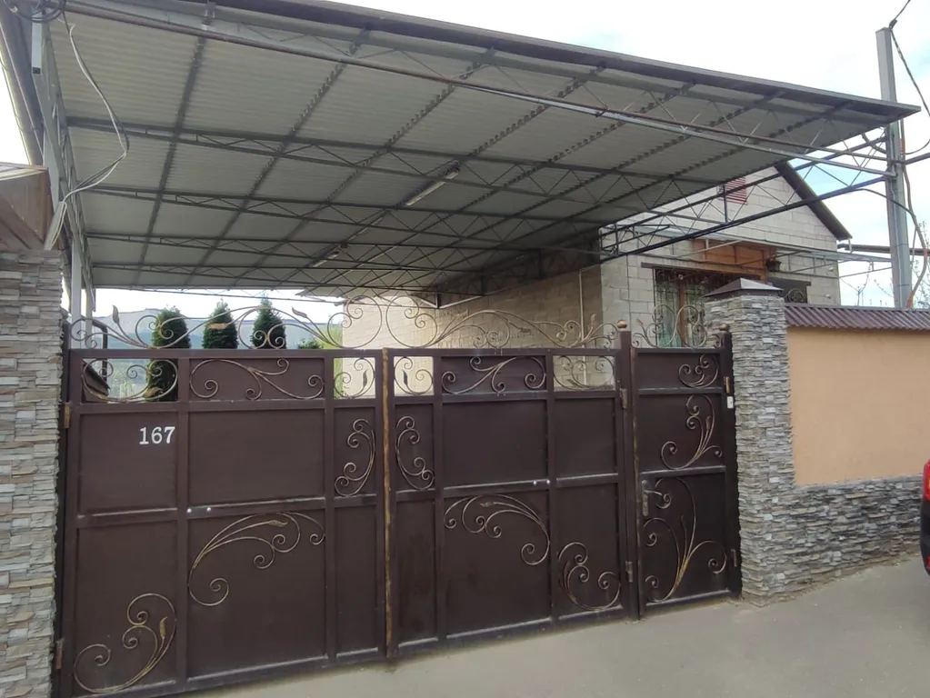 Коттедж Уютный дом расположен в экологически чистом районе города — Кисловодск