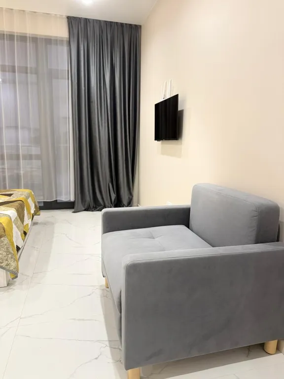 Студия с бассейном