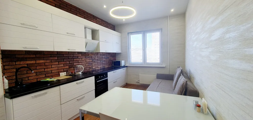 Квартира с дизайнерским ремонтом рядом с ТРЦ Аура