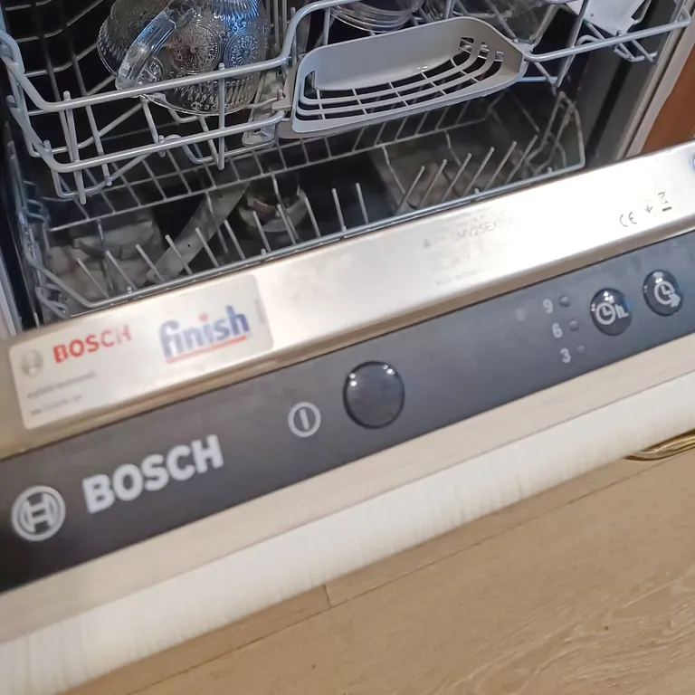 Уютная двухкомнатная квартира семейного типа в центре Белокурихи