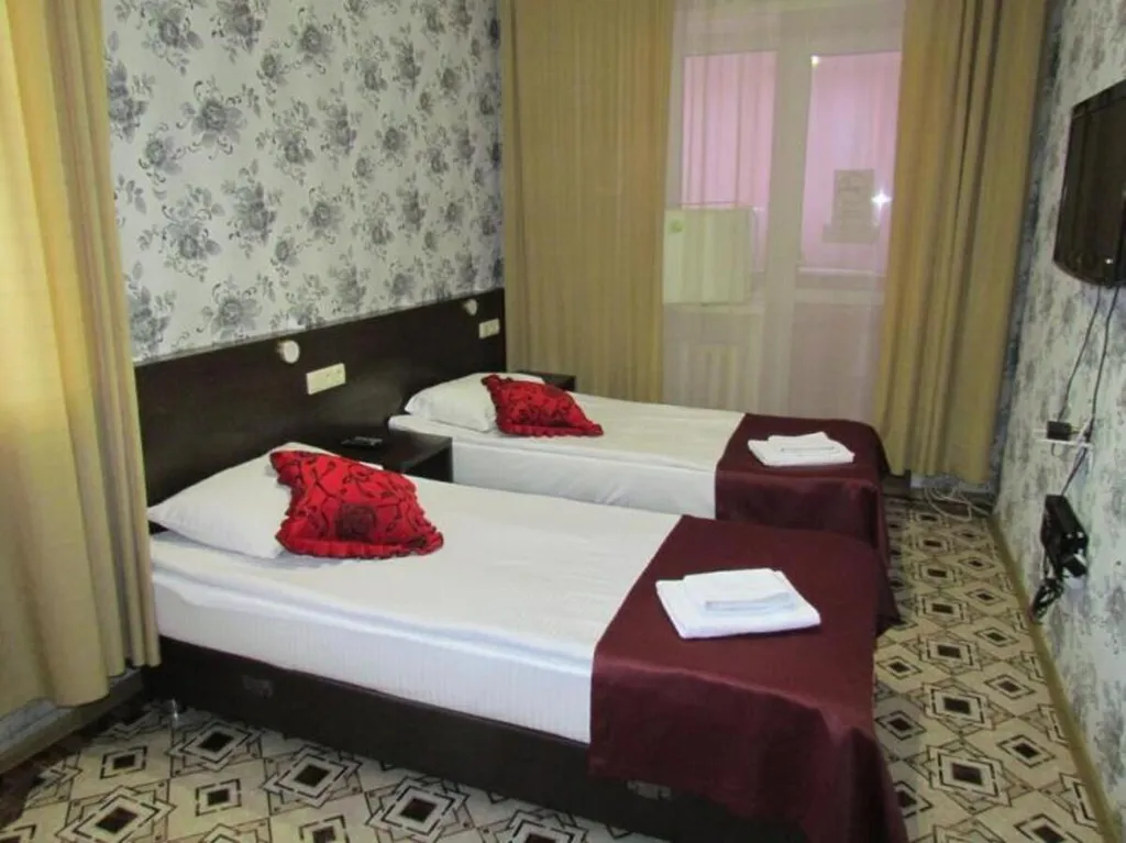 Квартира Стандарт двухместный, санузел в блоке на 3 комнаты — аренда посуточно в Алдан