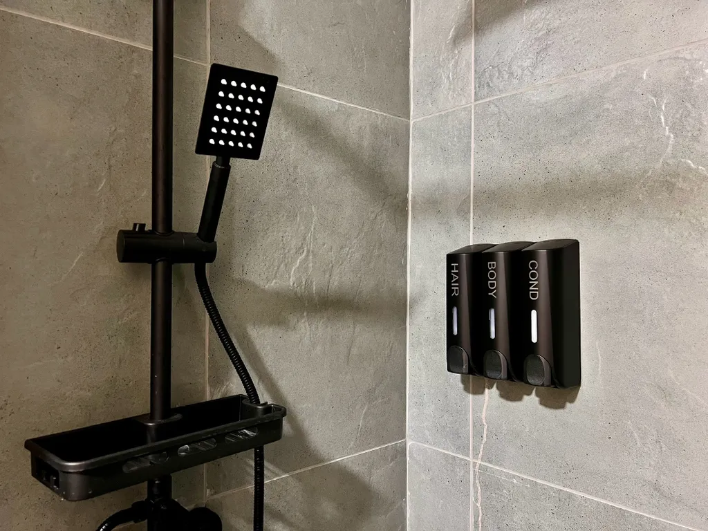 Коттедж Зеркальный дом с 2 спальнями, беседкой и мангалом — Семеновское