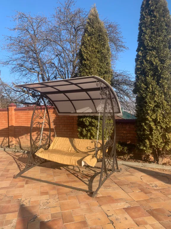 Уникальный, уютный, большой семейный дом. С видом на город