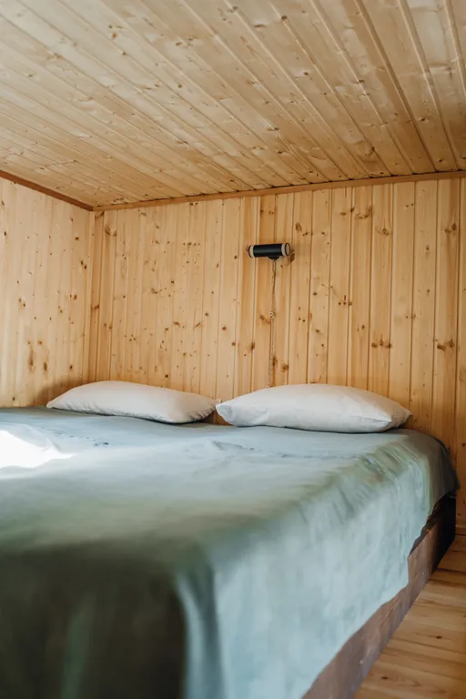 Дом с видовой террасой на берегу Катуни