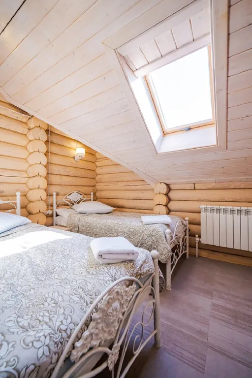 Уютные апартаменты 80 м² c 3-мя спальнями и камином в деревянном доме