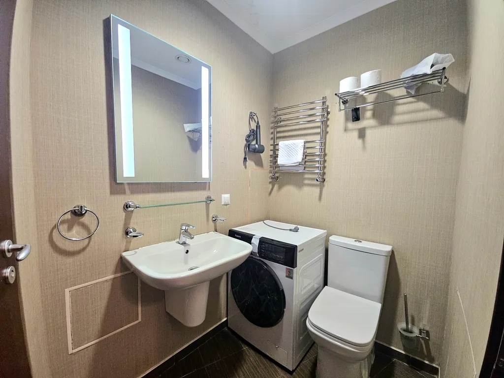 Апартаменты комфорт, две спальни, с видом реку и горы