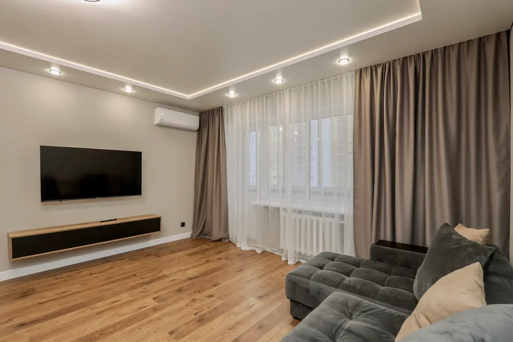 Большaя квaртира с балкoнoм и краcивым видoм нa гopод