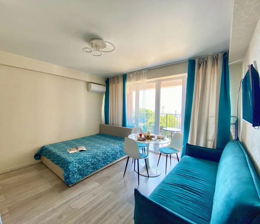 У самого черного моря - три минуты до пляжа