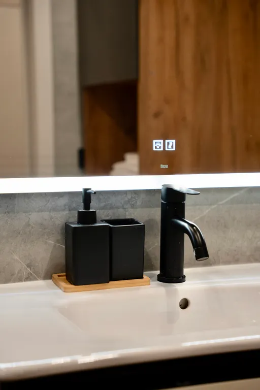 Уютные апартаменты у озера с видом на горы