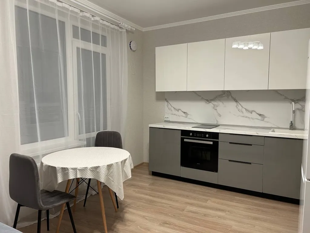 Квартира Новая студия с лоджией — аренда посуточно в Парголово