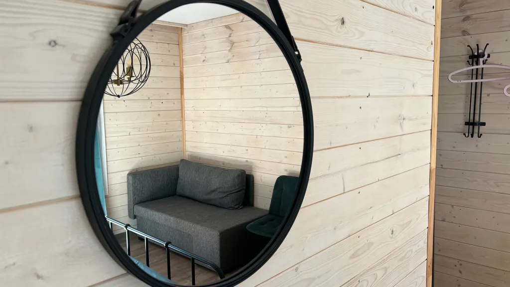 Уютный коттедж на большую компанию в лесу