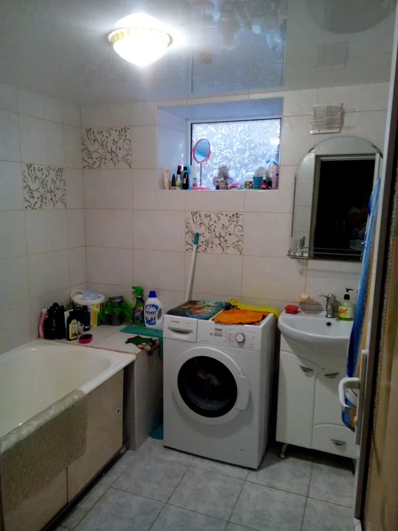 Комната в доме у входа в парк