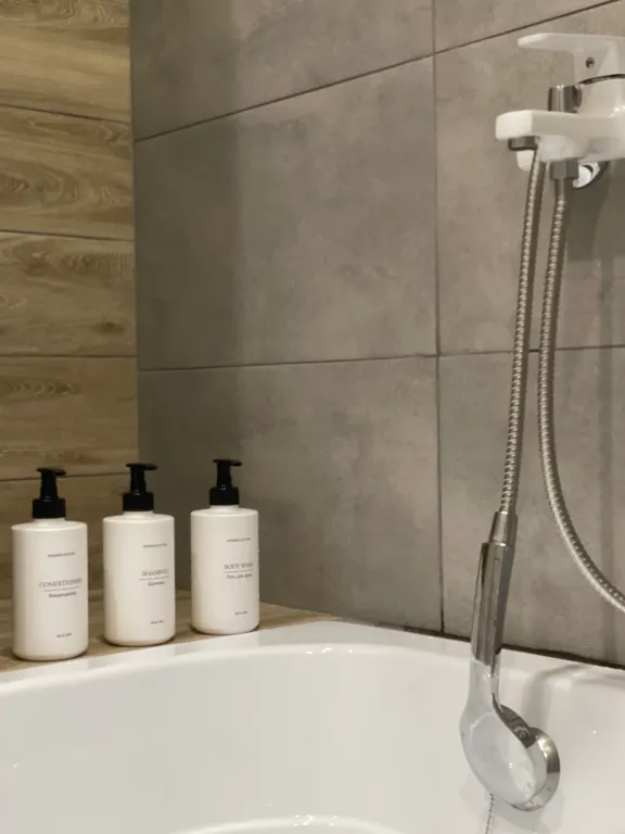 Новый дом, новая набережная, вид на Волгу центр академия