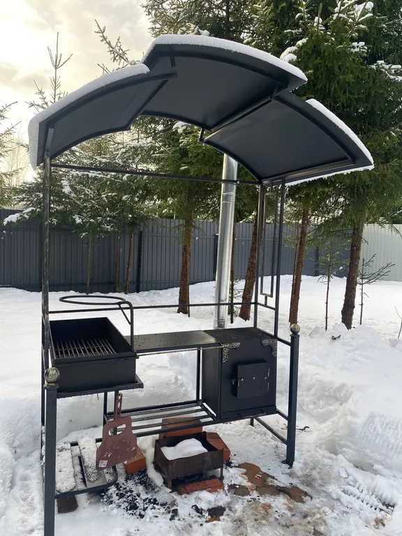 Уютный дом в лесу