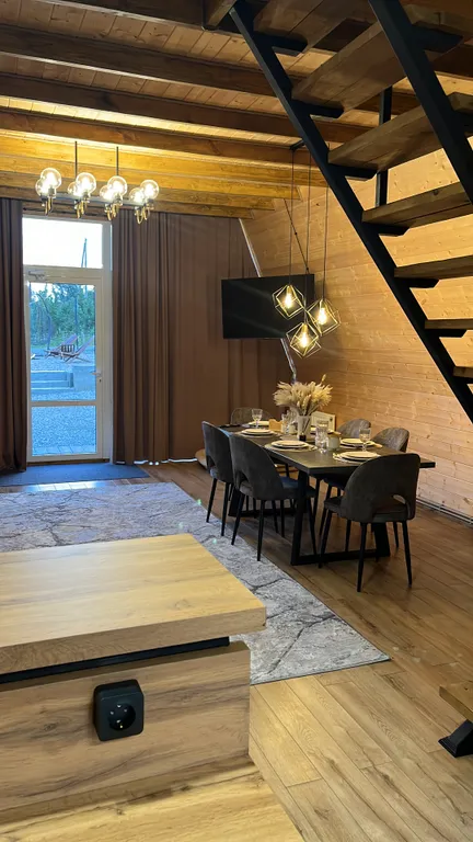 А-фрейм дом с видом на на горы