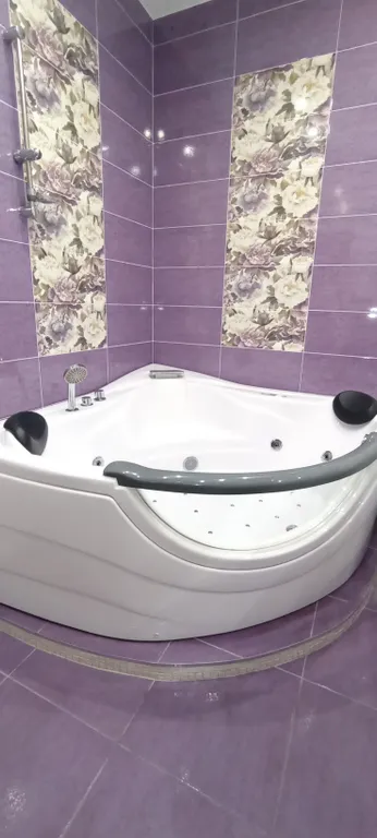 Большая квартира с джакузи и видом на город