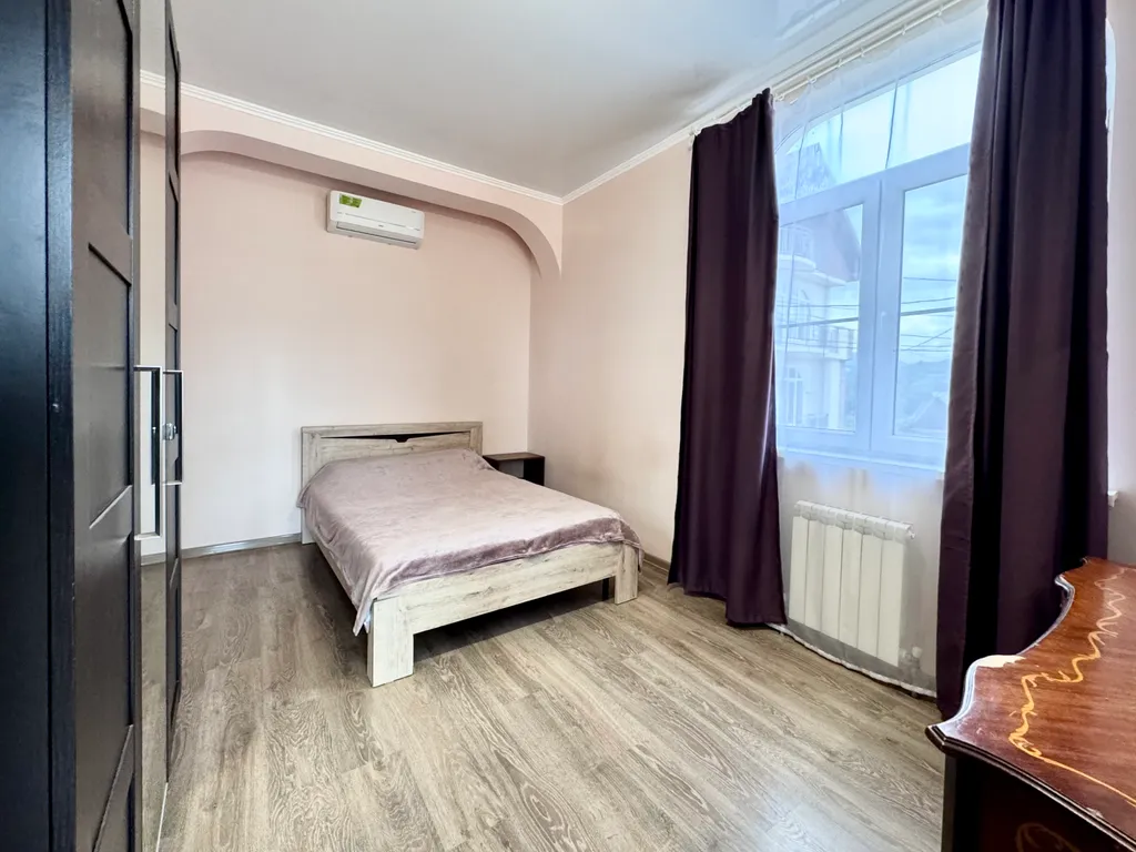 3-этажный дом с садом недалеко от моря