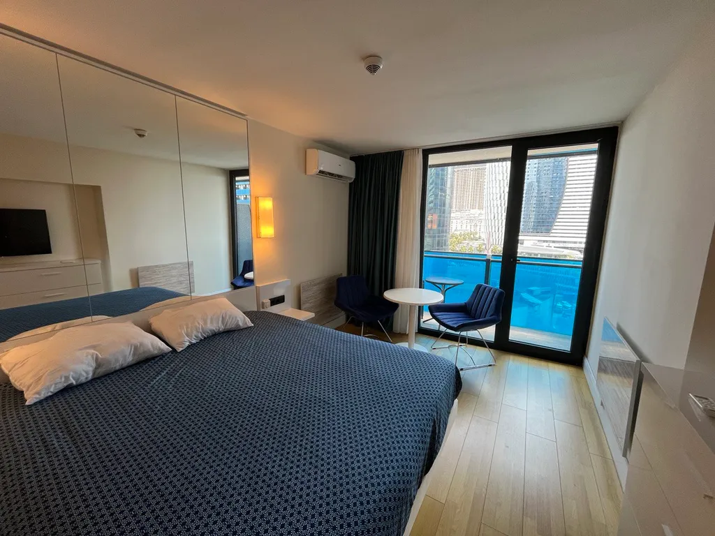 Апартаменты у моря с шикарным видом в апарт-отеле Orbi City