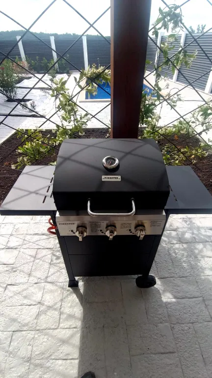 Стильный дом с теплым бассейном и сауной