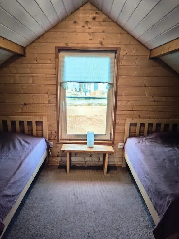 Уютный дом у залива