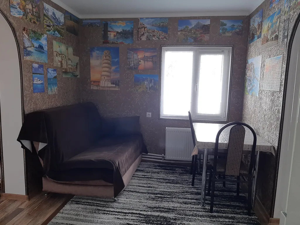 8-комнатный Дом