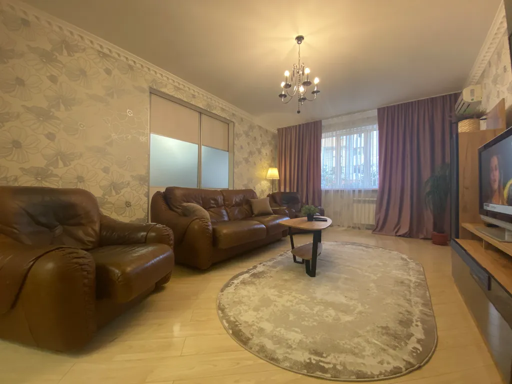 Просторный апартамент для действительно большой семьи