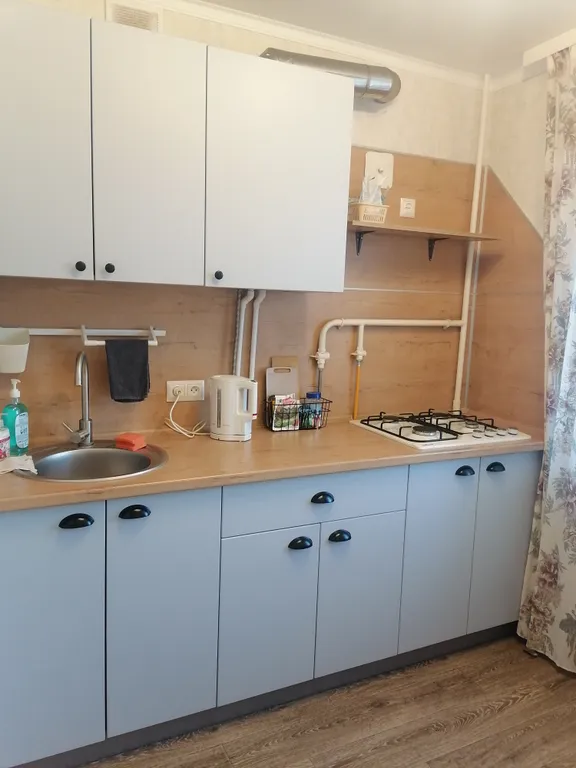 Уютная однокомнатная квартира с видом на берег реки