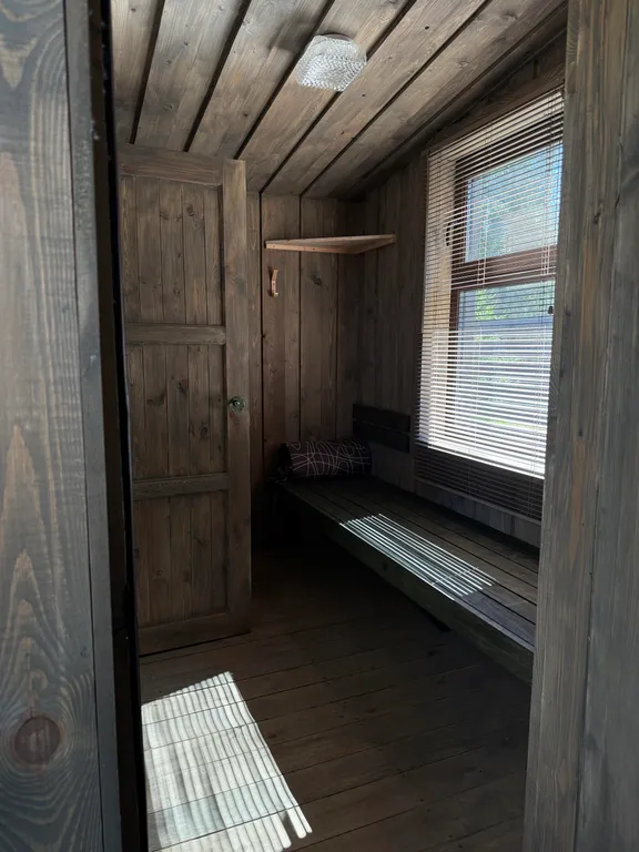 Дом и юрта на Валдае