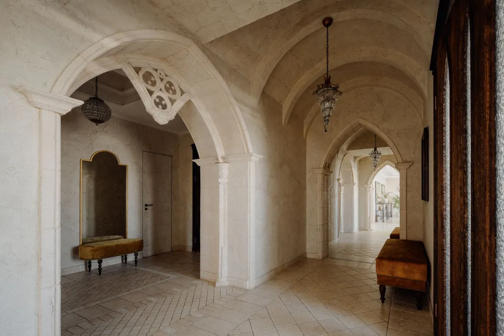 Уникальные апартаменты недалеко от Исаакиевского собора