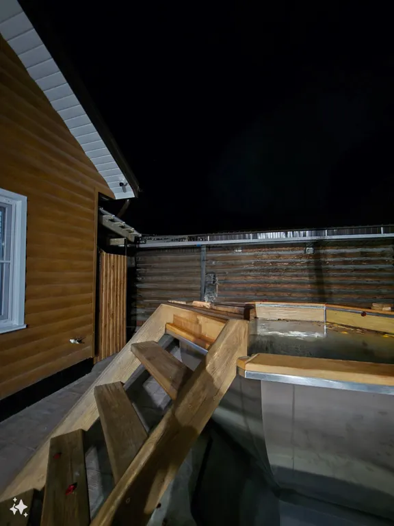 Новый двухэтажный коттедж недалеко от городского пляжа