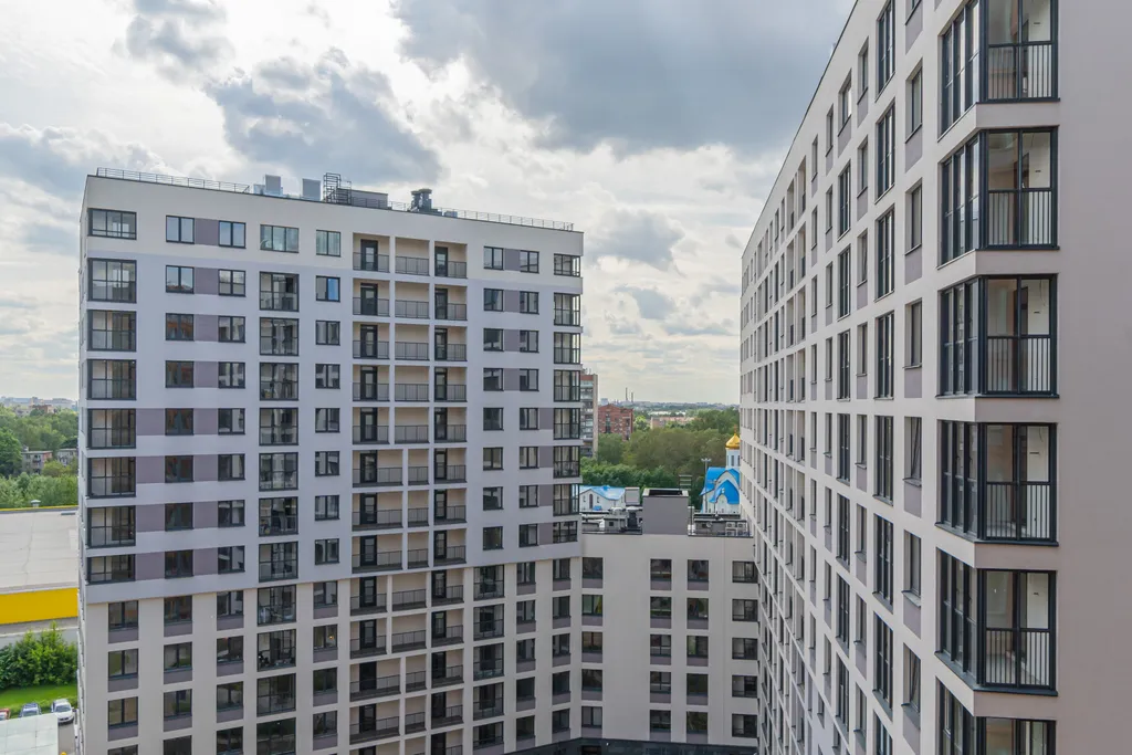 Студия 25 кв м на троих напротив метро