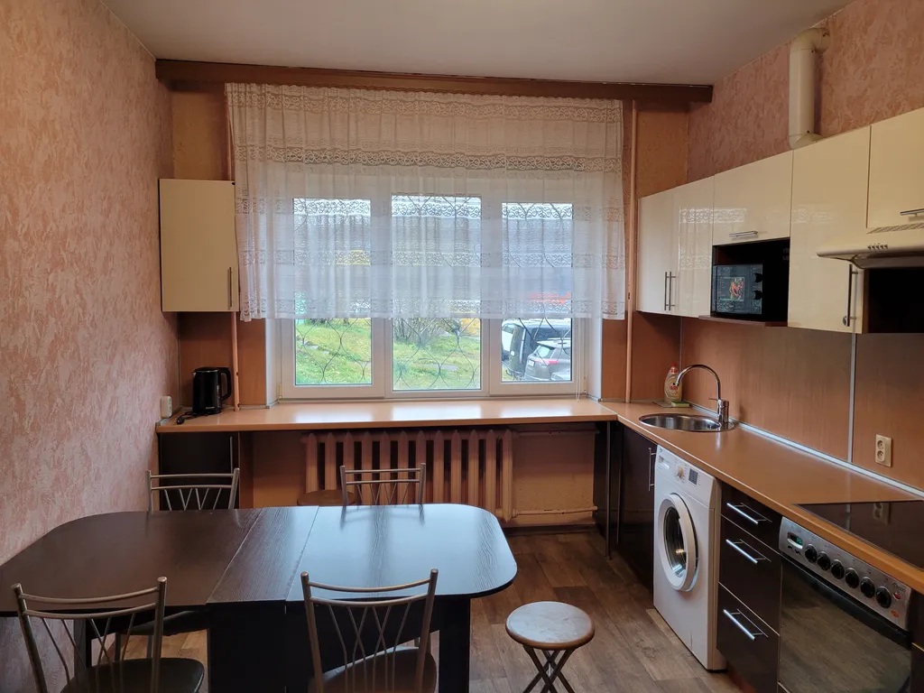 Студия с тремя спальнями, двумя с/у