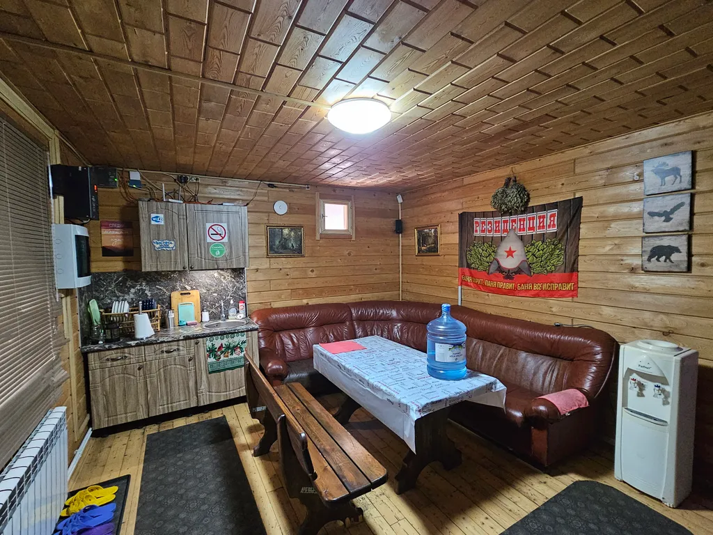 Таунхаус возле города с баней и купелью