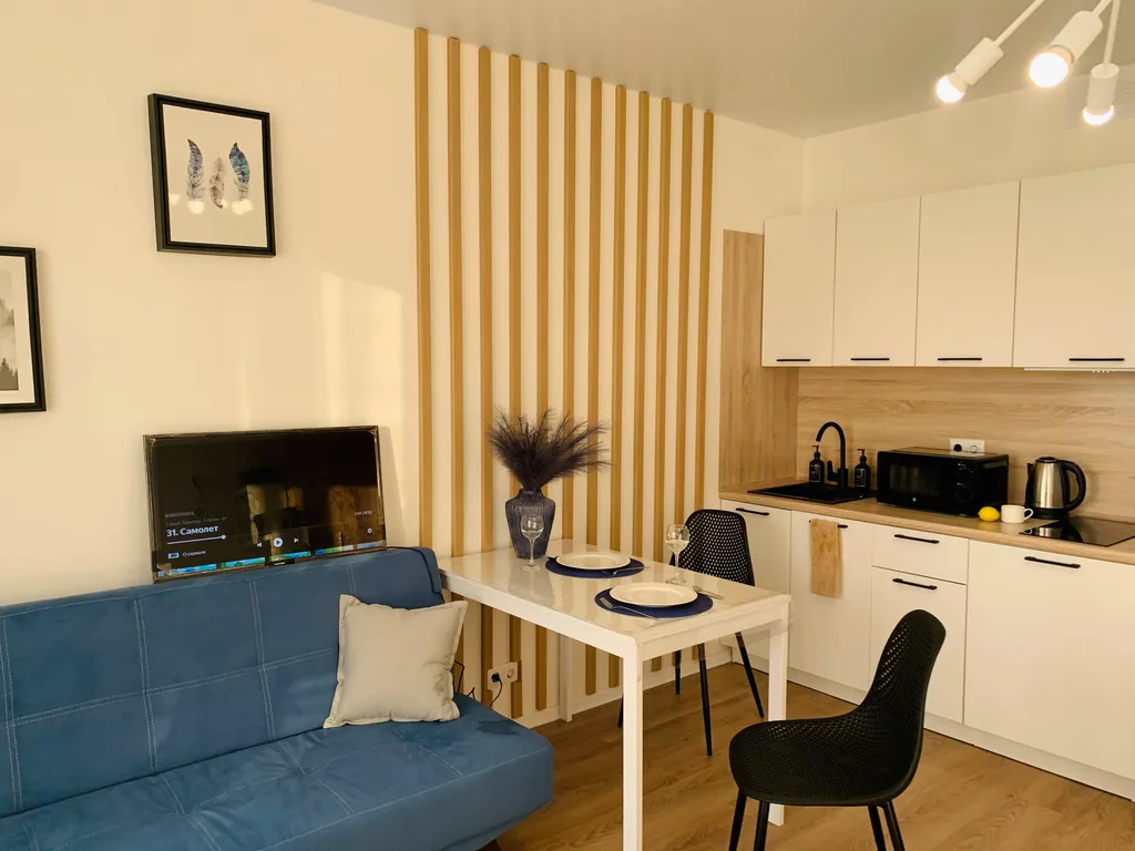 Светлая студия с видом на закат