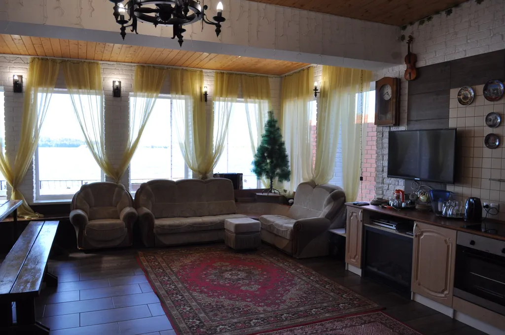 Коттедж дом на берегу реки