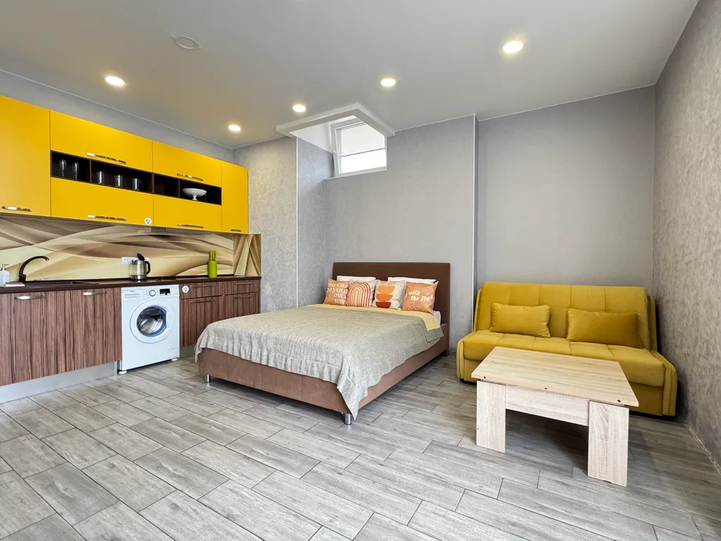 Просторная студия с террасой на первой линии