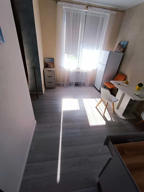 Уютная большая студия с балконом