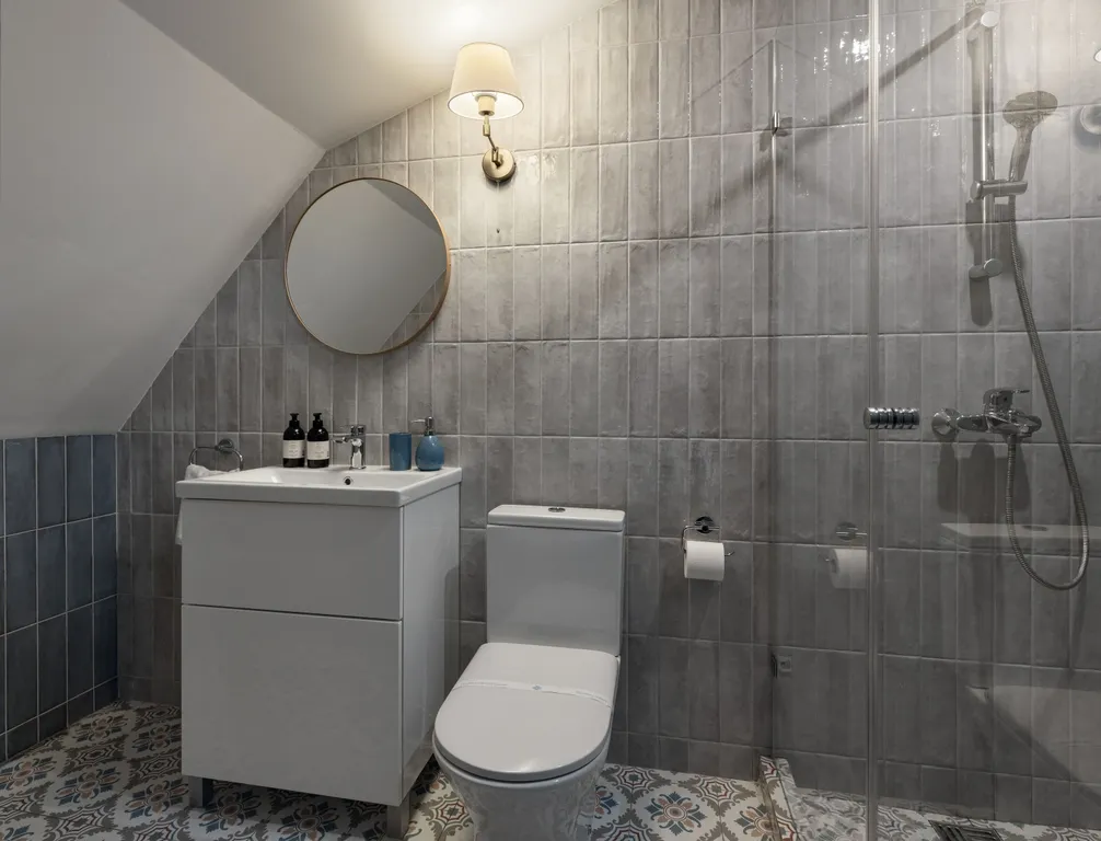 Атриум с распашной лестницей