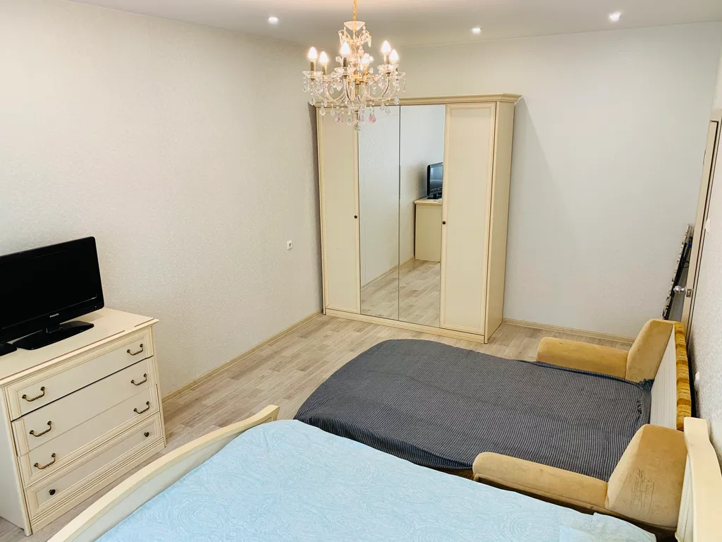 2 комнатная квартира возле Крытого рынка, центр