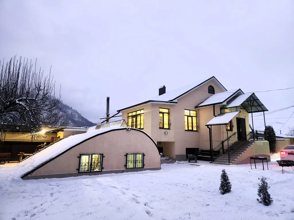 Коттедж Уютный дом на 8 гостей с баней, с видом на горы Теберды — аренда посуточно в Теберда