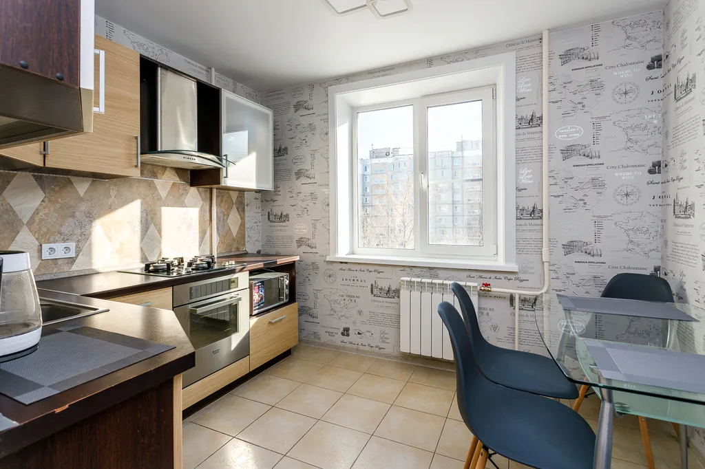 Рядом краевая больница. Центр города