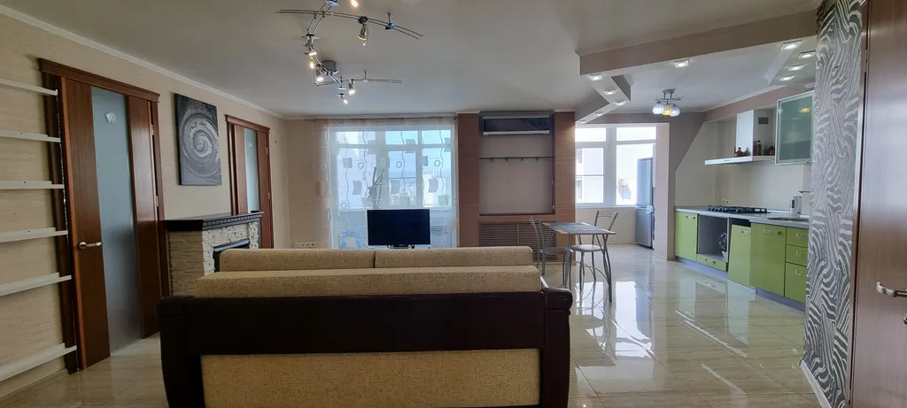 Просторная квартира для большой семьи рядом с пляжами