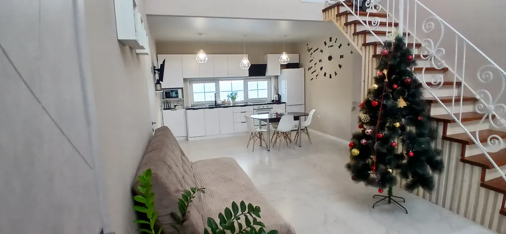 Большой уютный дом