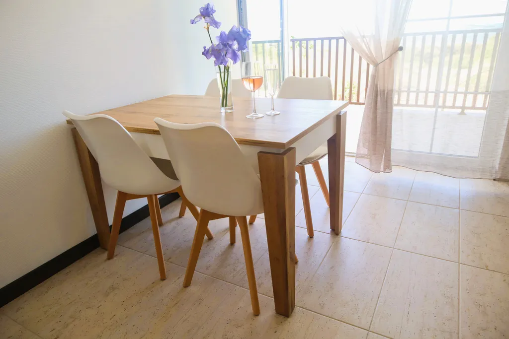 Квартира 3-комнатная Квартира — Кучугуры